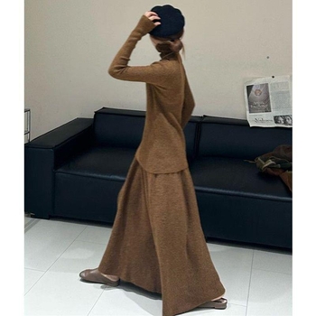 Set fustă-top: elegant costum feminin cu fustă lungă cu despicare, top tricot cu mâneci lungi, imprimeu și vopsire, cașmir