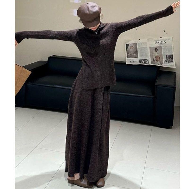 Set fustă-top: elegant costum feminin cu fustă lungă cu despicare, top tricot cu mâneci lungi, imprimeu și vopsire, cașmir