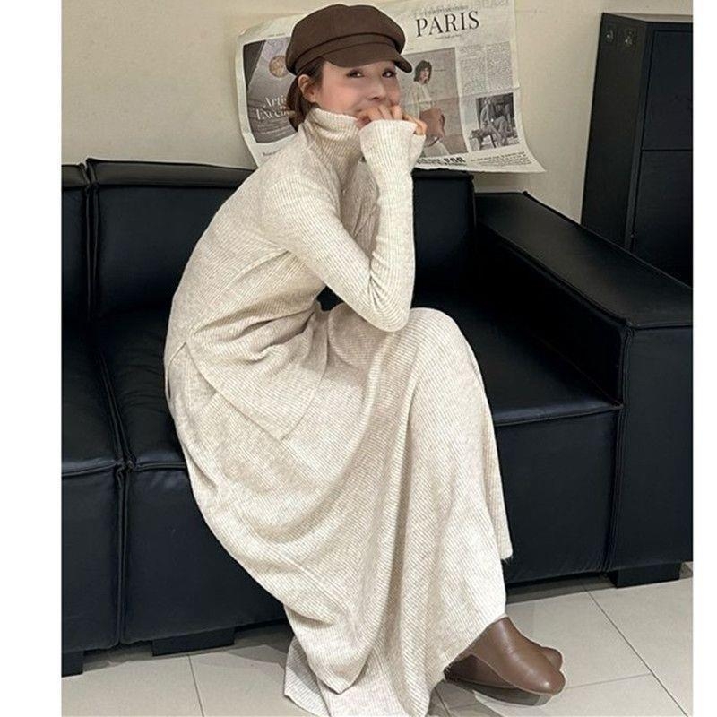 Set fustă-top: elegant costum feminin cu fustă lungă cu despicare, top tricot cu mâneci lungi, imprimeu și vopsire, cașmir