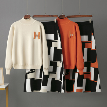 Dvodelni set: pleteni džemper i midi suknja, karirani jacquard materijal, viskoza, duge rukave