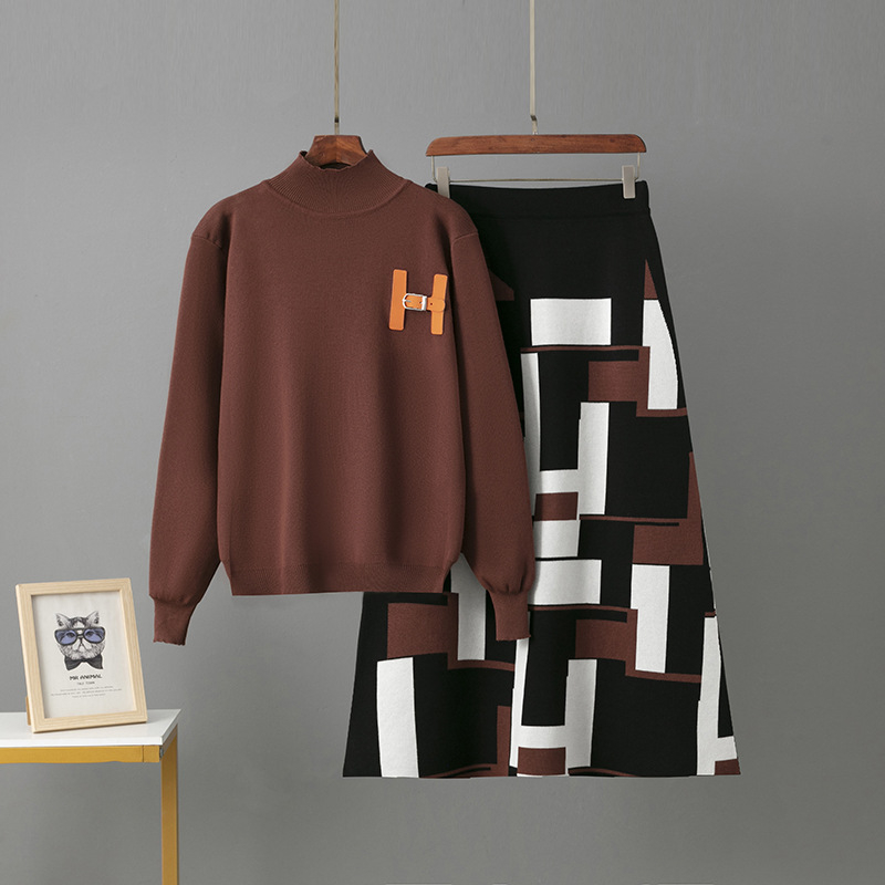 Dvodelni set: pleteni džemper i midi suknja, karirani jacquard materijal, viskoza, duge rukave