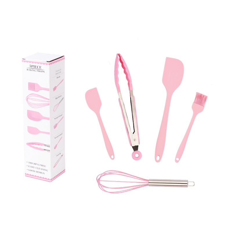 Set din silicon cu cinci piese pentru bucătărie: clips pentru aliment, tel pentru ouă, spatulă, pensulă de ulei și instrumente de copt; mânere din silicon; protecție împotriva arsurilor