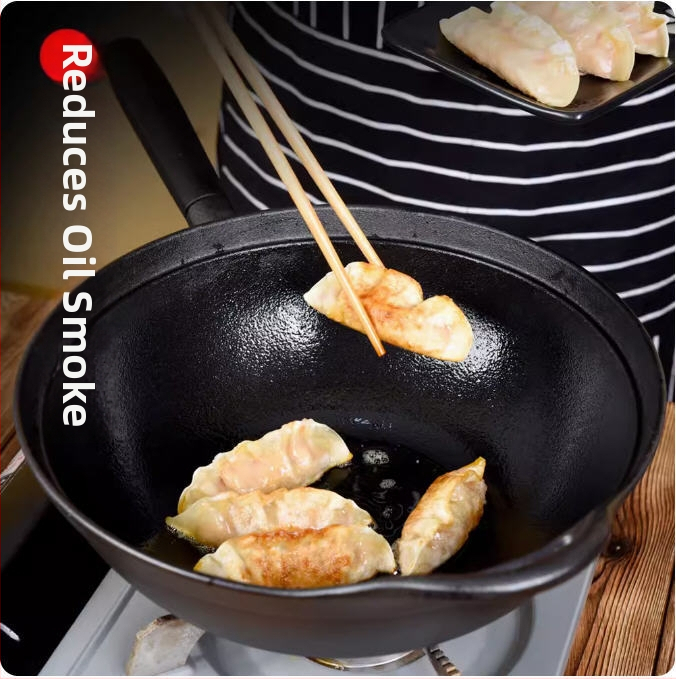 Wok z liatiny s plochým dnom a dreveným krytom, model JZ-ZTZHDB31C