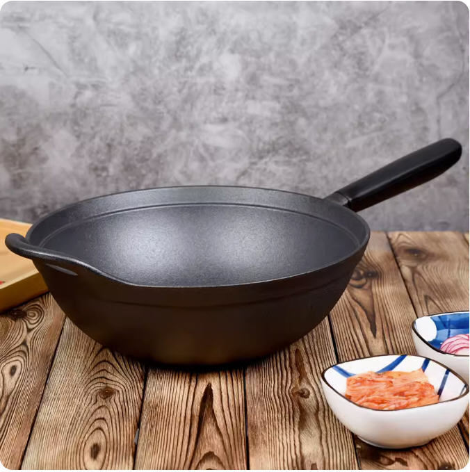 Wok od lijevanog željeza s ravnim dnom i drvenim poklopcem, model JZ-ZTZHDB31C