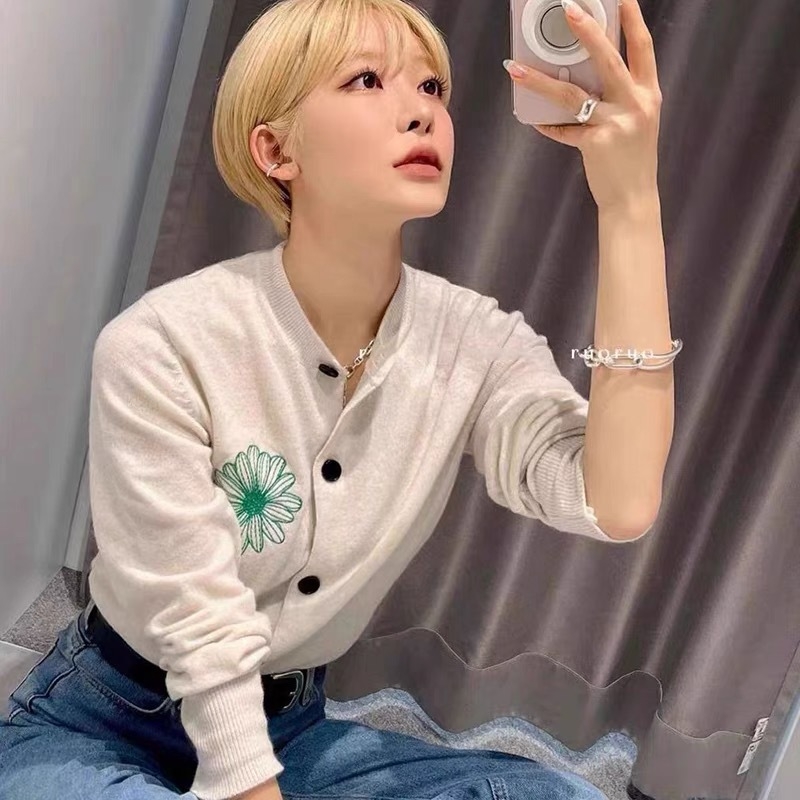 Дамски памучен плетен кардиган с бродерия - V-образно деколте, дълги ръкави, тънък силует, флорална шарка, 80–90% памук