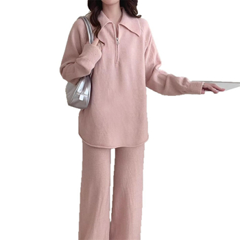 Női kötött két részes garnitúra: pulóver fél cipzárral és széles lábú nadrág; akril-nájlon keverék (30–50%), minimalist Japán-koreai stílus, ősz 2025