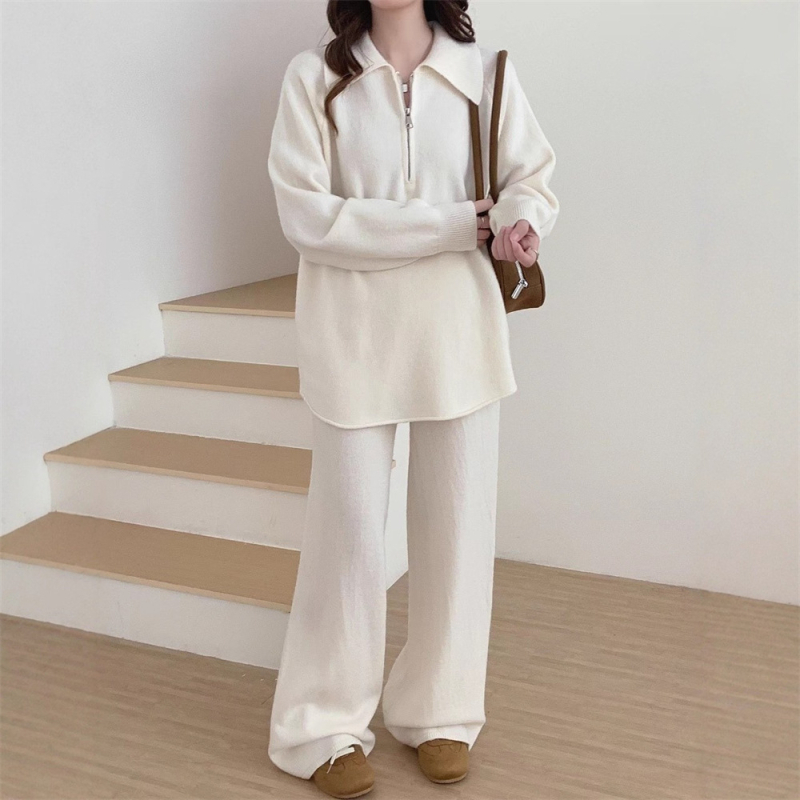 Női kötött két részes garnitúra: pulóver fél cipzárral és széles lábú nadrág; akril-nájlon keverék (30–50%), minimalist Japán-koreai stílus, ősz 2025