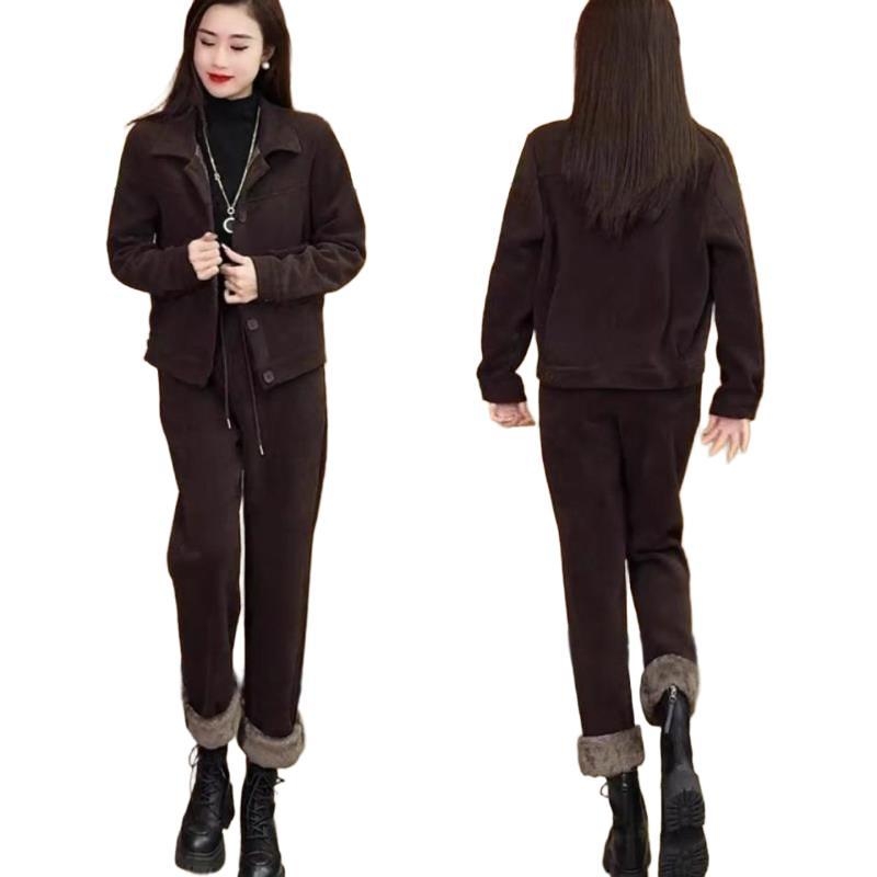 Női kétrészes casual kosztüm PVC anyaggal, hosszú hercegnős ujjak, 3/4 hosszú nadrág, tavasz 2025