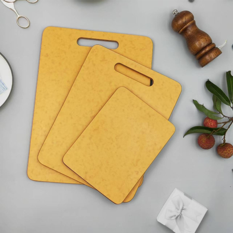 Testre szabható vágódeszka fenyő rostból, kétoldalas, antibakteriális, gombaellenálló, vastagított, csúszásmentes