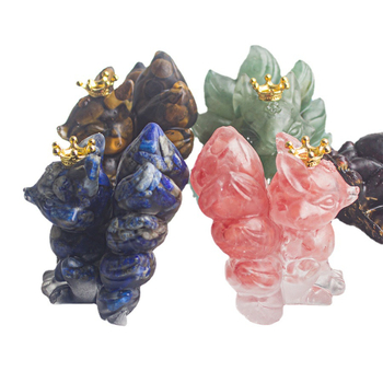 Διακοσμητικό γραφείου: εννιάουρη αλεπού με κορώνα, ρητίνη εποξειδική με κρύσταλλα, μορφή ζώου, σύγχρονο μινιμαλιστικό στυλ