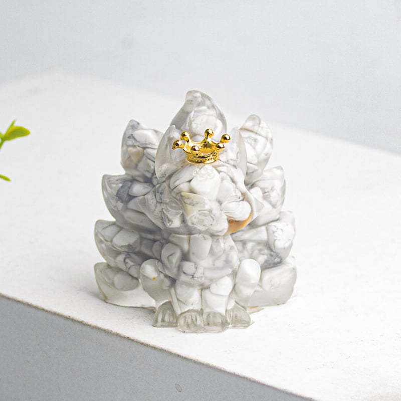 Διακοσμητικό γραφείου: εννιάουρη αλεπού με κορώνα, ρητίνη εποξειδική με κρύσταλλα, μορφή ζώου, σύγχρονο μινιμαλιστικό στυλ