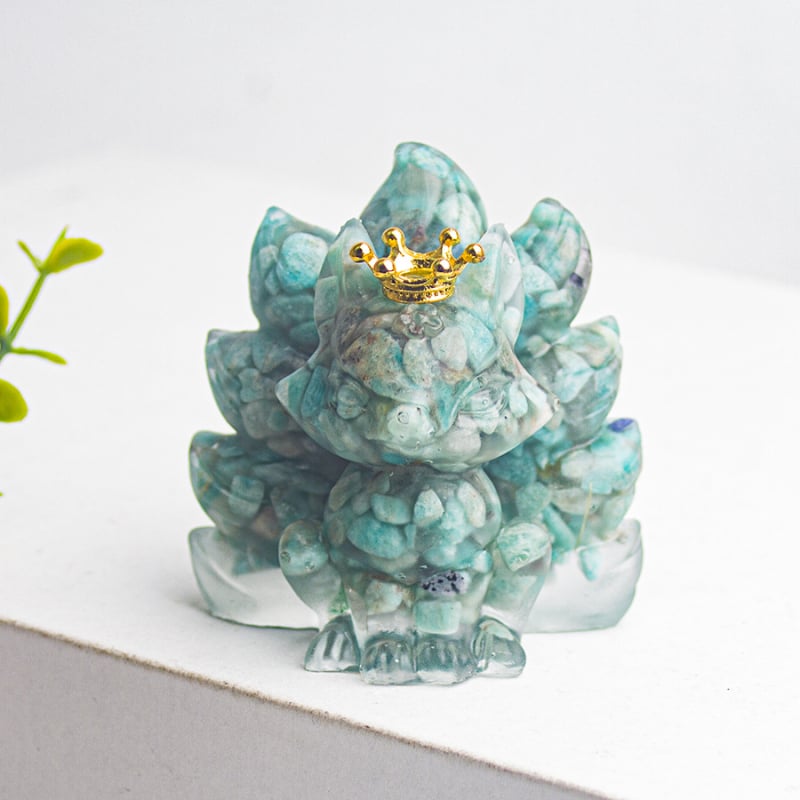 Διακοσμητικό γραφείου: εννιάουρη αλεπού με κορώνα, ρητίνη εποξειδική με κρύσταλλα, μορφή ζώου, σύγχρονο μινιμαλιστικό στυλ