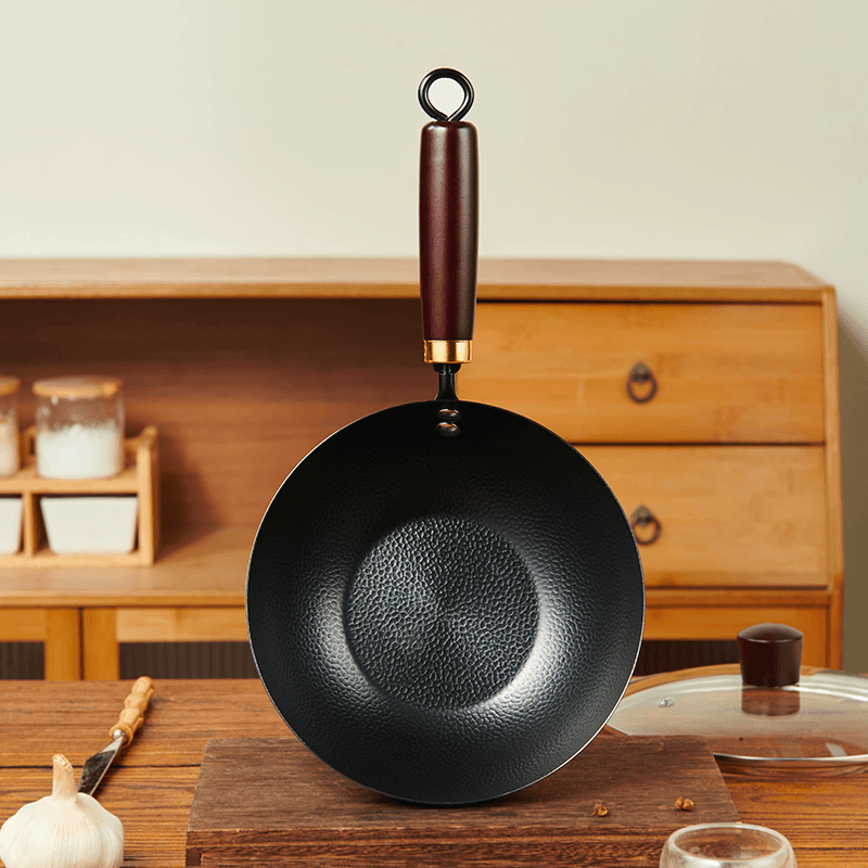 Ručno kovani željezni wok, kineskog stila, stakleni poklopac, jednostruko dno, težina 2 kg