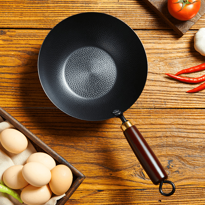 Ručno kovani željezni wok, kineskog stila, stakleni poklopac, jednostruko dno, težina 2 kg