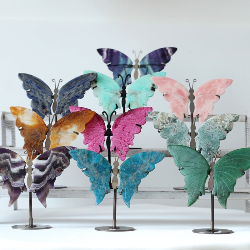 Αμέθυστος κρύσταλλος με σκαλισμένα φτερά πεταλούδας – γεωμετρικός διακοσμητικός, συσκευασία από χαρτόνι, χριστουγεννιάτικo δώρο