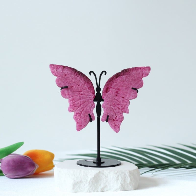 Αμέθυστος κρύσταλλος με σκαλισμένα φτερά πεταλούδας – γεωμετρικός διακοσμητικός, συσκευασία από χαρτόνι, χριστουγεννιάτικo δώρο