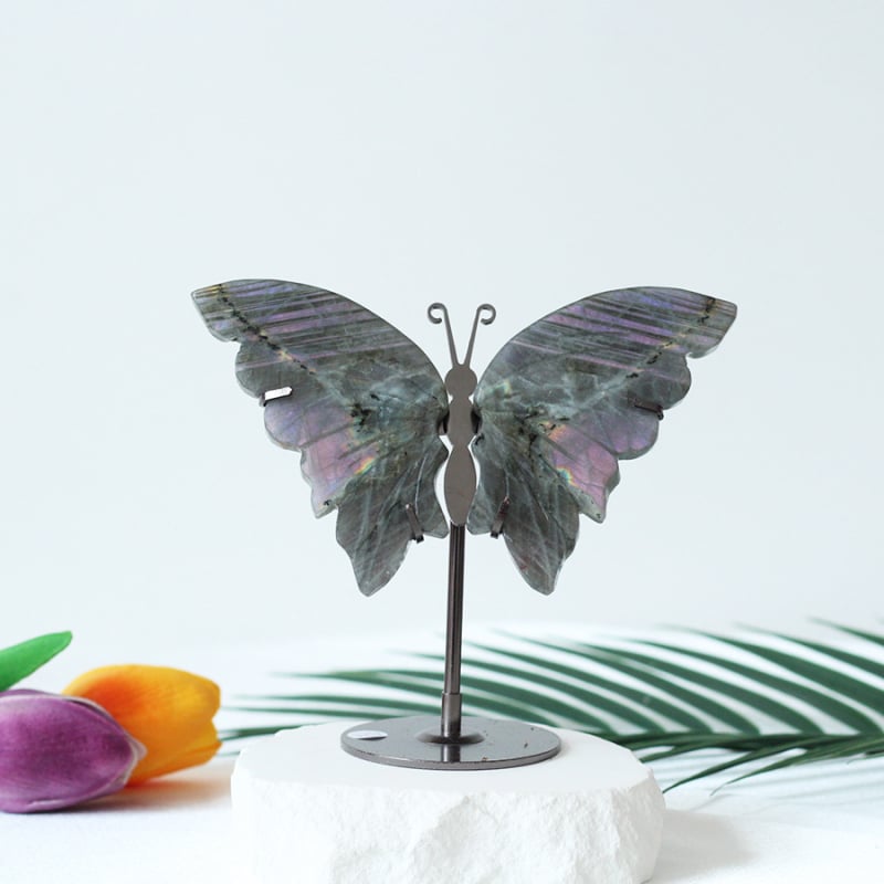 Αμέθυστος κρύσταλλος με σκαλισμένα φτερά πεταλούδας – γεωμετρικός διακοσμητικός, συσκευασία από χαρτόνι, χριστουγεννιάτικo δώρο