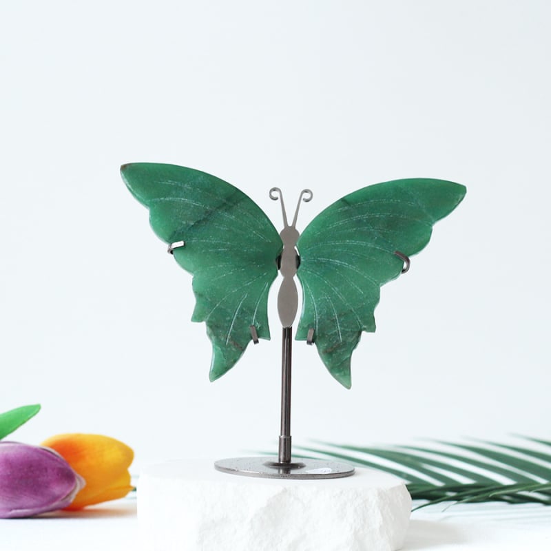 Αμέθυστος κρύσταλλος με σκαλισμένα φτερά πεταλούδας – γεωμετρικός διακοσμητικός, συσκευασία από χαρτόνι, χριστουγεννιάτικo δώρο