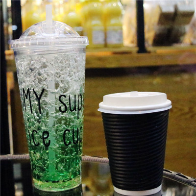 Чаша за охлаждане с двойна стена и капак, пластмасова чаша със сламка и лого