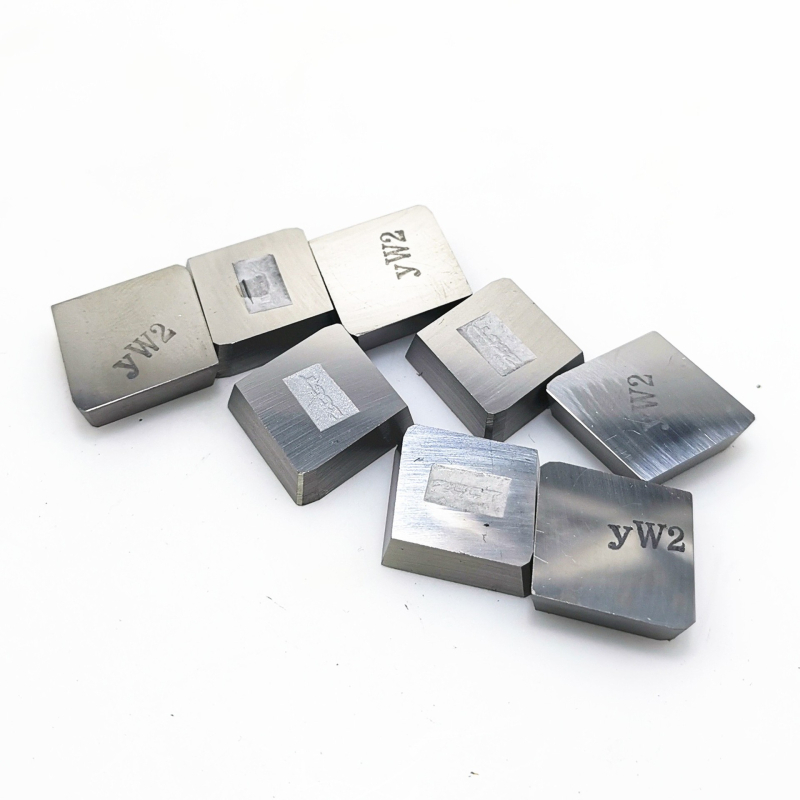 Keményötvözetes marófejű vágóélek, modellek YT15, YW1, YW2 és YG8; márka HZ; ötvözetek YG6, YG6Z, YG8, YT5