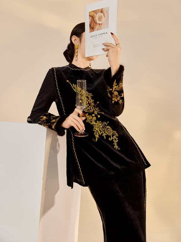 Fekete retro bársony mellény gyöngyös díszítéssel és hímzett részletekkel, hosszú szoknyás kosztüm virágos mintával, poliészter, őszi 2025