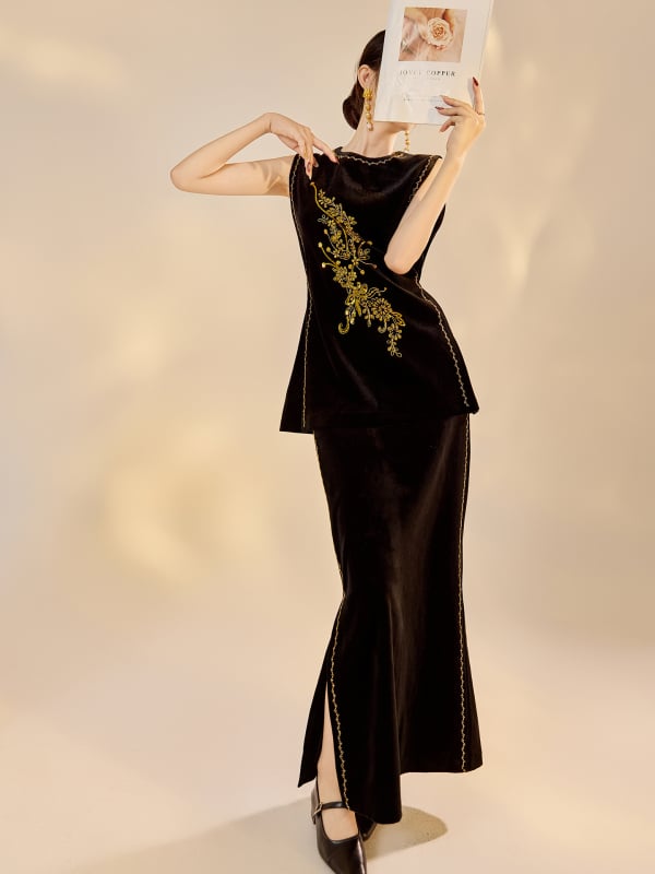 Fekete retro bársony mellény gyöngyös díszítéssel és hímzett részletekkel, hosszú szoknyás kosztüm virágos mintával, poliészter, őszi 2025