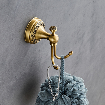 Evropskog stila antik dvostruka zidna vješalica, bez čavlića, šest komada u kompletu