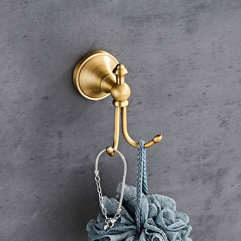 Evropskog stila antik dvostruka zidna vješalica, bez čavlića, šest komada u kompletu