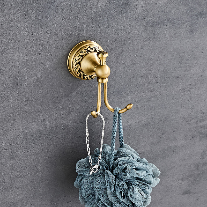 Evropskog stila antik dvostruka zidna vješalica, bez čavlića, šest komada u kompletu