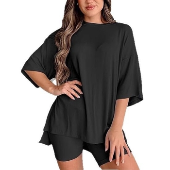 Két darabos lezser szett: rövid ujjú felső és rövidnadrág, részlet kolázs stílusban, modal keverék poliészterrel és spandexszel, 2025 tavasz, városi stílus, nőknek