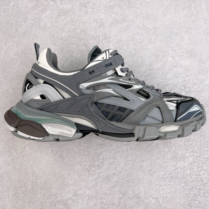 Dad Shoes cipő – felsőrész: TPU + műbőr + textil; talp EVA; záródás: cipőfűzők; alacsony felső rész; vastag talp 3–5 cm