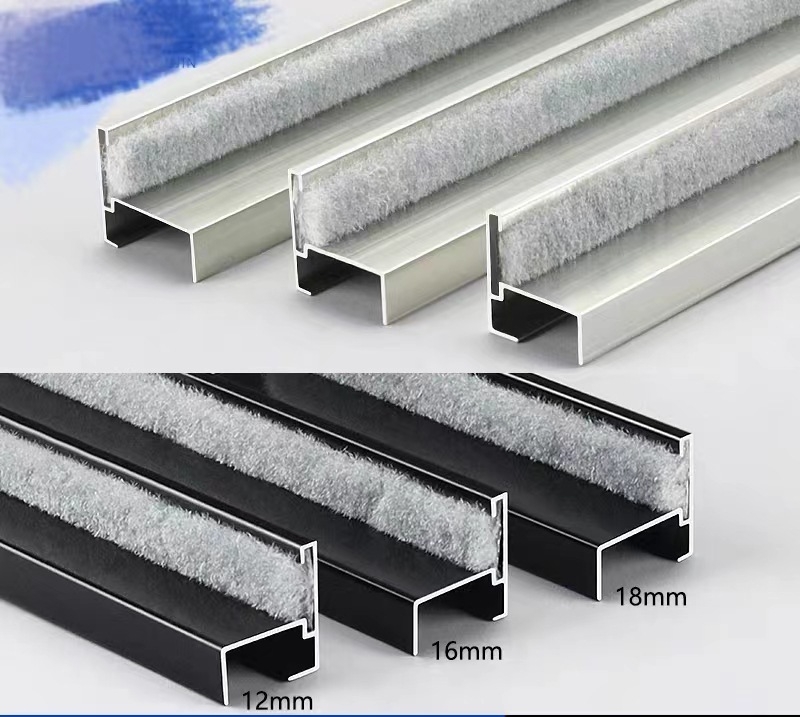 Set hardvera za pregrade javne WC – nehrđajući čelik, plastika, najlon; šarke, brava s indikatorom, ručica