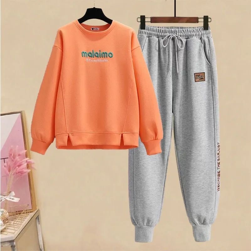 Női két darabos sportos casual szett hímzéssel, hosszú ujjú top hercegnő-stílusú ujjaival és jogger nadrággal; ősz 2025; anyag: Sweatshirt cloth; PVC összetétel.