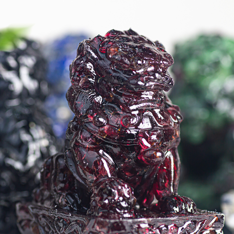 Enyeoh Лъв скулптура от смола с естествен кристал, модерен минималистичен стил, смолни занаяти