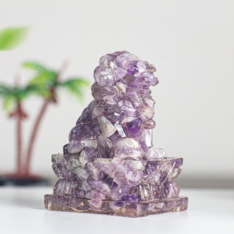 Enyeoh Лъв скулптура от смола с естествен кристал, модерен минималистичен стил, смолни занаяти