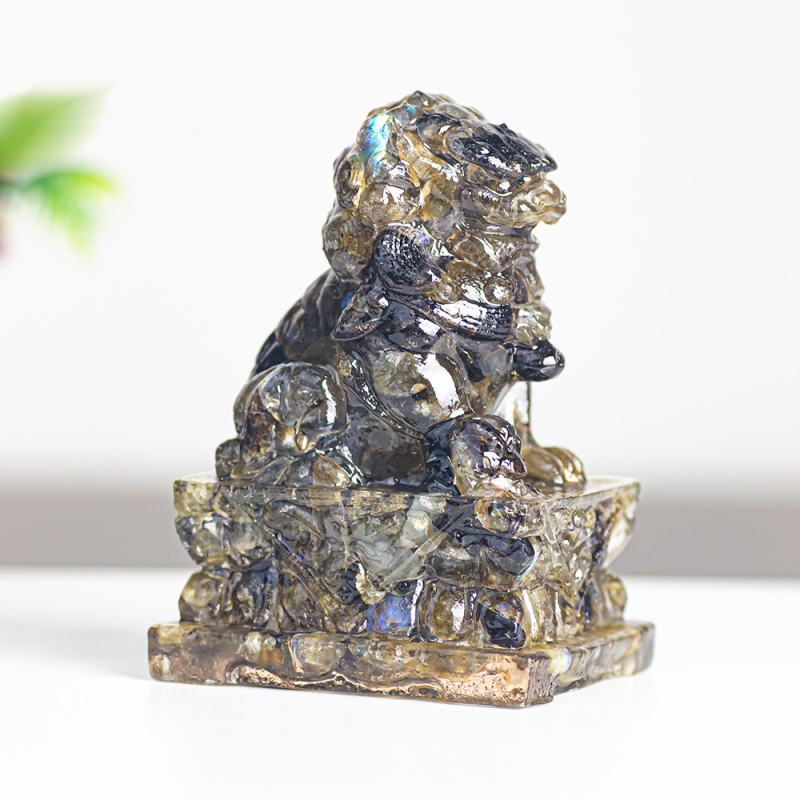 Enyeoh Лъв скулптура от смола с естествен кристал, модерен минималистичен стил, смолни занаяти