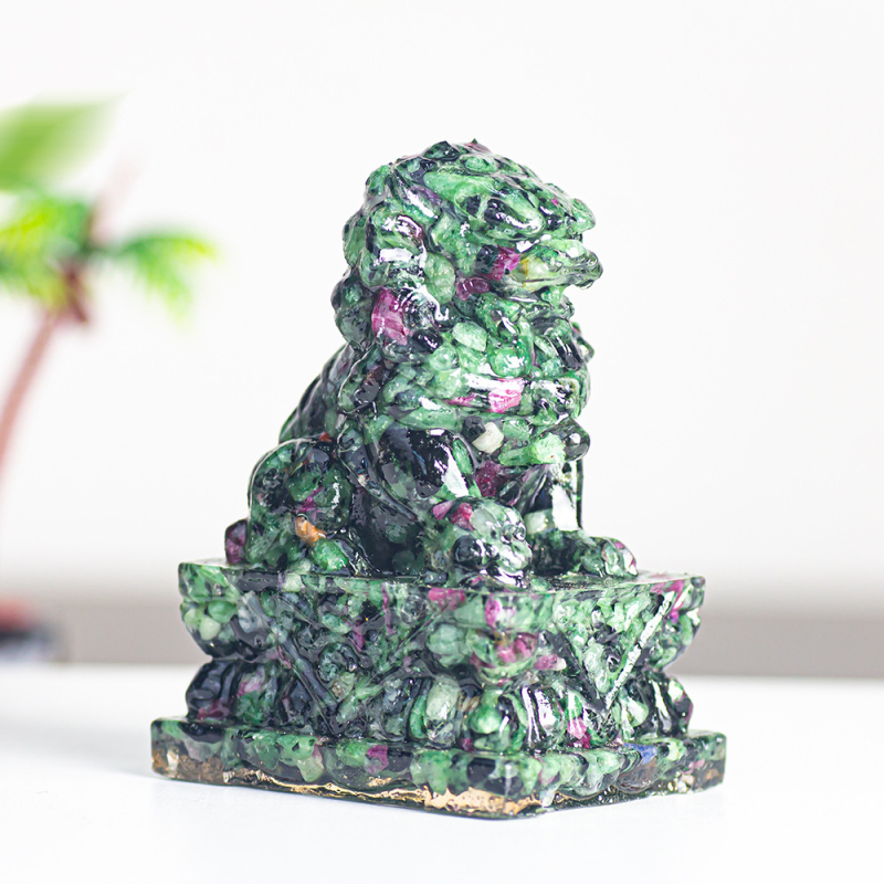 Enyeoh Лъв скулптура от смола с естествен кристал, модерен минималистичен стил, смолни занаяти