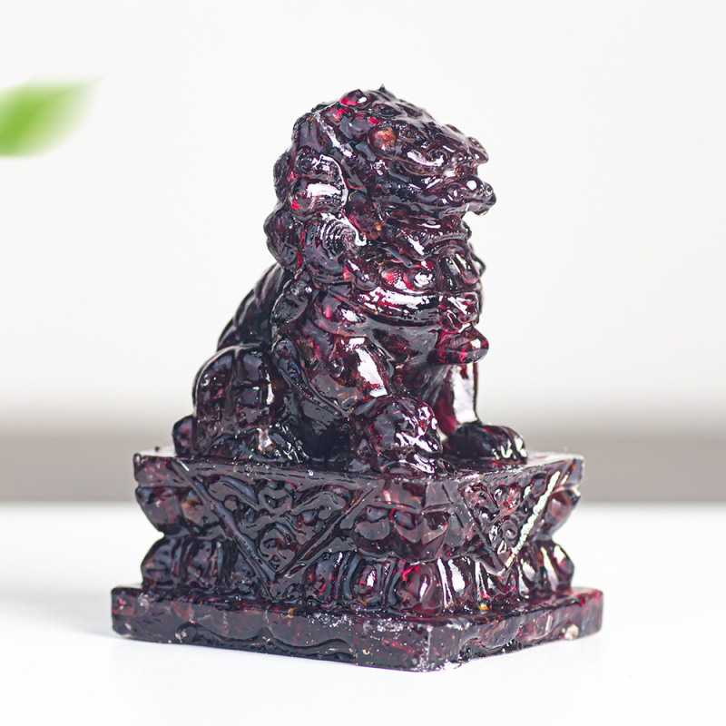 Enyeoh Лъв скулптура от смола с естествен кристал, модерен минималистичен стил, смолни занаяти