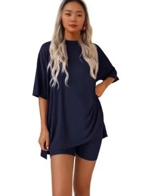 Női hálóing szett - T-shirt felső, háromnegyedes nadrág, Milk Silk anyag, Poliészter-elasztán keverék, egyszínű