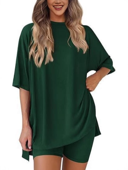 Női hálóing szett - T-shirt felső, háromnegyedes nadrág, Milk Silk anyag, Poliészter-elasztán keverék, egyszínű