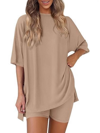 Női hálóing szett - T-shirt felső, háromnegyedes nadrág, Milk Silk anyag, Poliészter-elasztán keverék, egyszínű