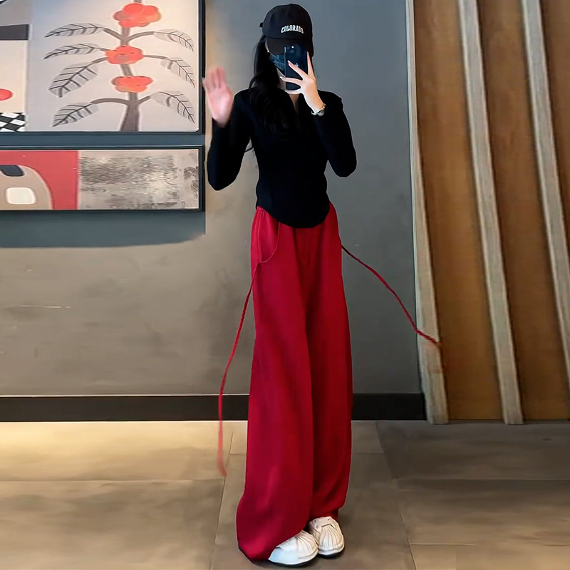 Női téli kétszemélyes sportos szett – pulóver félcipzárral és széles szárú nadrággal, patchwork dizájn, poliészter/elasztán alapanyag, 2024 tél