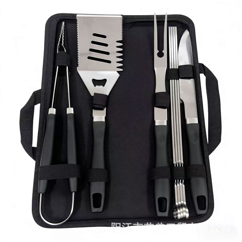 Prijenosni set za roštilj od 410 nehrđajućeg čelika s ručkom u obliku tikve, u torbi od Oxford platna — uključuje nož, klipsu, četku, vilicu, ražnjić i lopaticu