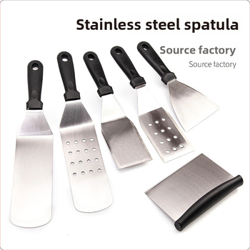 Rozsdamentes acél teppanyaki spatula készlet kültéri grillsütéshez — modern minimalista design, tartalmaz spatulákat steakhez és palacsintákhoz, testreszabható