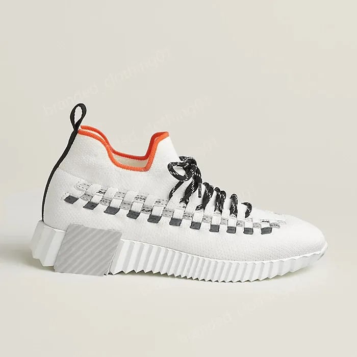 Férfi bőr sportos-casual cipő, fűzővel, bőr felsőrész, csúszásmentes, antibakteriális, könnyű.