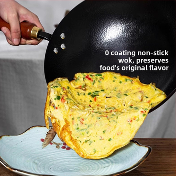 Ručni wok od nitridiranog željeza s čekićanom teksturom, dvostrukim dnom i staklenom poklopcem, model Tq-cs-009