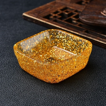 Négyzet formájú kristálytál – dekoratív ékszertároló, geometriai forma, modern minimál stílus