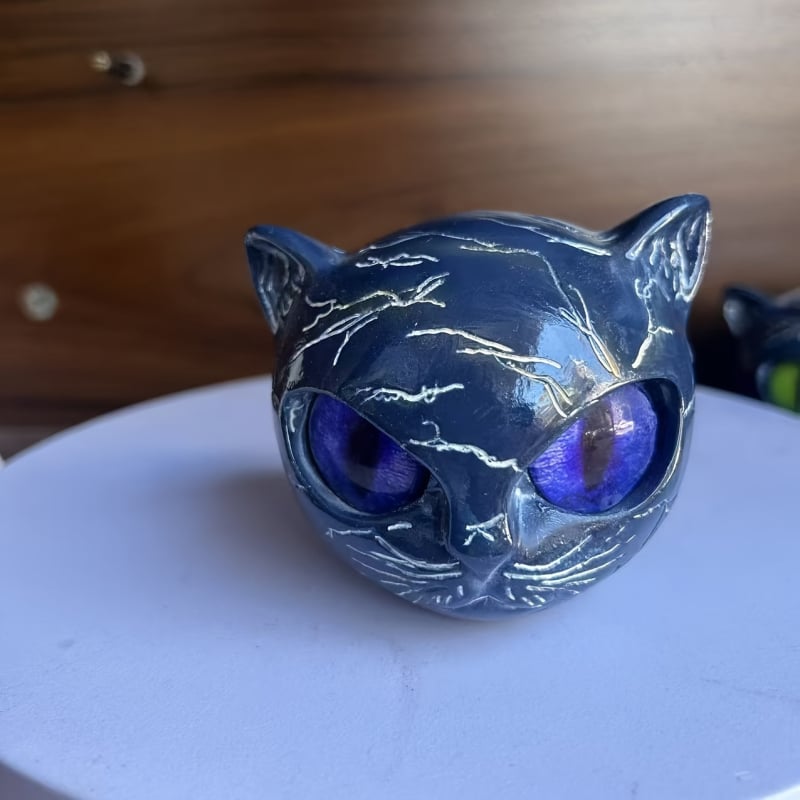 Сова от синтетична смола – модерен минималистичен декоративен елемент за дома и градината