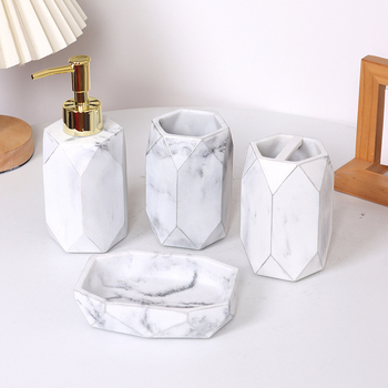 Márványos műgyanta fürdőszobai négy darabos készlet: pohár a fogkeféhez, szappantartó és kézfertőtlenítő üveg | Márka: Yihong artworks; Logó tartalmazva; Testreszabható; Magáncímke