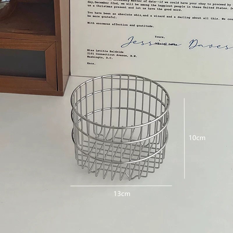 Fogkefetartó UV-sterilizációval, fémből készült fürdőszobai rendező szívókorongos rögzítéssel és lefolyókosárral